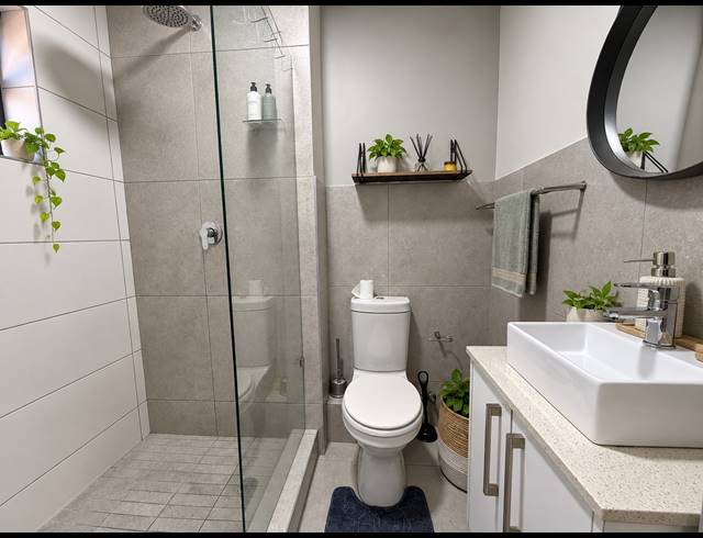 2 BEDROOM APARTMENT FOR SALE IN TABLE VIEW